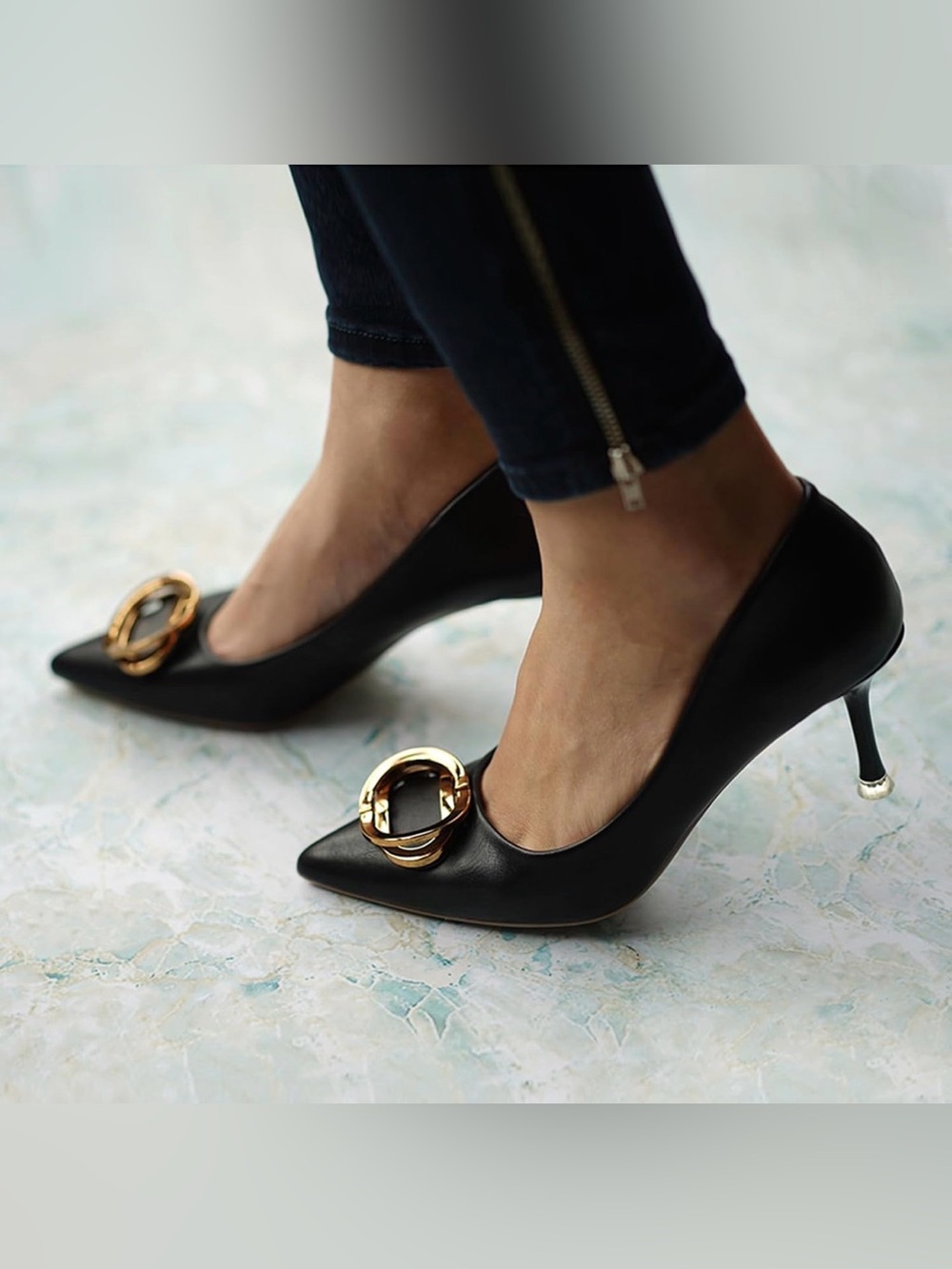 C. Paravano Classic Black Leather Pointed Toe Pumps with Gold Ring Accent Sz.11
